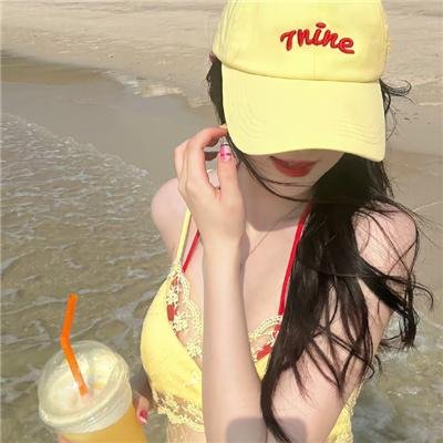 一个叫阿宝的男孩